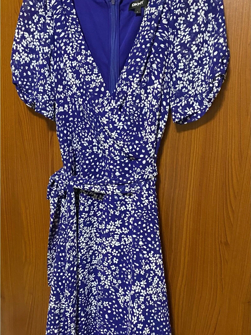 DKNY Royal Blue and White Floral Printed Wrap Midi Summer Party Dress size 4 - Picture 8 of 9